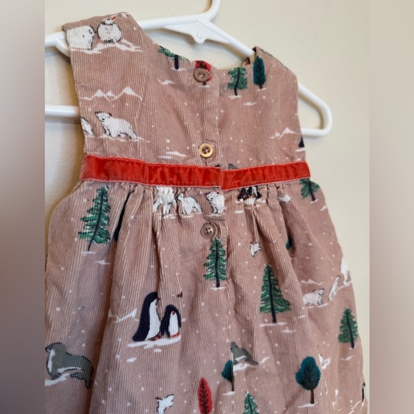 Baby Boden Winter Animal Corduroy Dress Girls 3-6 Months Penguins Polar Bears - Picture 4 of 6